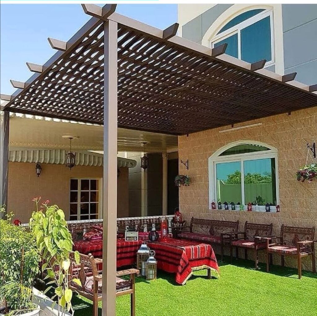 برجولات حديد مودرن دهان خشبي. تركيب-برجولات-الأحساء.