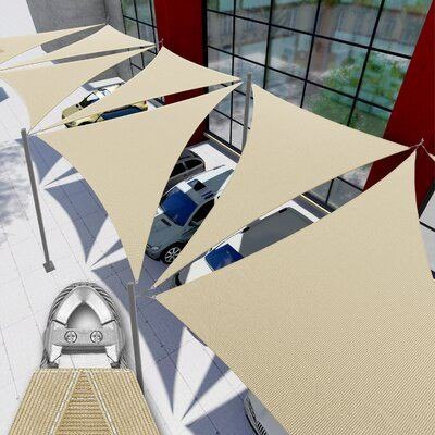 مظلات الشد الإنشائي للمساحات