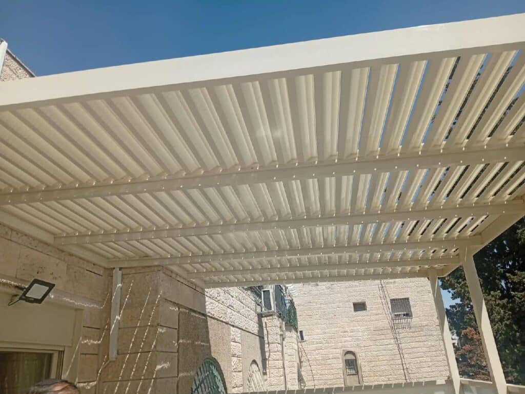 تصميم وتنفيذ السواتر في الهفوف والمبرز